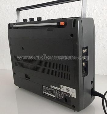 2000 Radio Tape Recorder GF-2000H; Sharp; Osaka (ID = 2833465) Radio