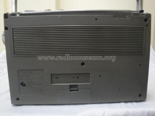 GF-2500; Sharp; Osaka (ID = 3191638) Radio