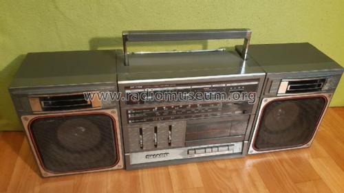 Portable Stereo Component System GF-7700 H/ E; Sharp; Osaka (ID = 2650419) Radio
