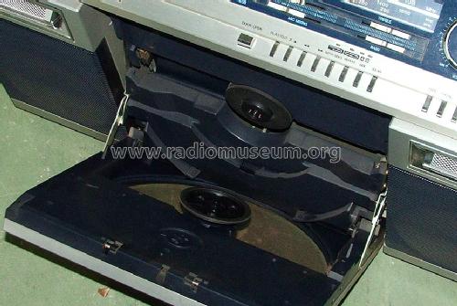 Both Sides Play Disc Stereo System VZ-2000 H Metal; Sharp; Osaka (ID = 616946) Radio