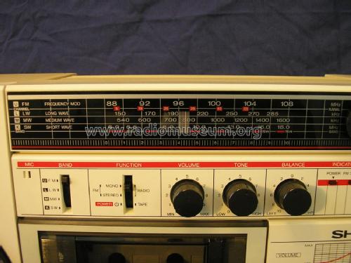 Portable stereo component system GF-A1H; Sharp; Osaka (ID = 2092871) Radio