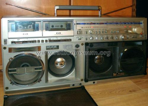 The Searcher 4 Band Stereo Radio Cassette Recorder GF-777Z; Sharp; Osaka (ID = 2051993) Radio