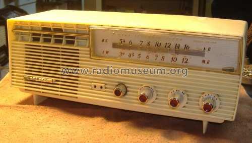 UC-101; Sharp; Osaka (ID = 678476) Radio