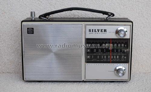 3 Band Radio 8S45 ; Silver Brand - Shin- (ID = 1418180) Radio