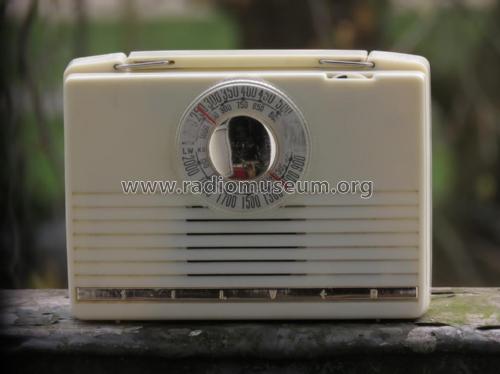 Portable Radio U-450L; Silver Brand - Shin- (ID = 2890012) Radio