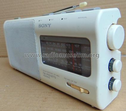 4 Band Receiver ICF-880L; Sony Corporation; (ID = 2825499) Radio