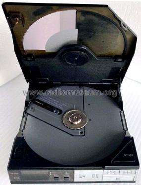 CD Compact Player D-5; Sony Corporation; (ID = 2456302) R-Player