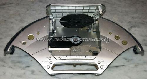 CD Radio Cassette-Corder CFD-S100L; Sony Corporation; (ID = 2324066) Radio