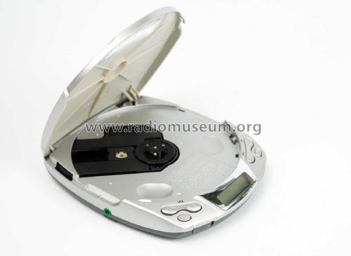 CD Walkman - Portable CD Player D-E201; Sony Corporation; (ID = 2572613) R-Player
