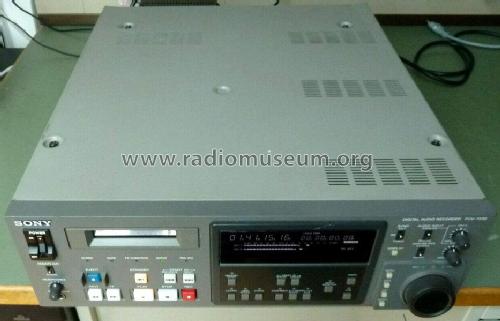 Digital Audio Tape Recorder PCM-7030; Sony Corporation; (ID = 2587482) R-Player