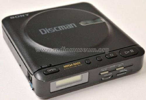 Discman Mega Bass D-22; Sony Corporation; (ID = 2460430) R-Player