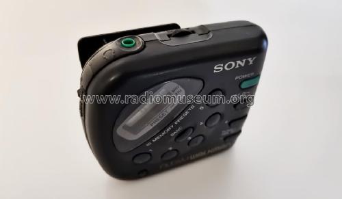 FM/AM Walkman SRF-M32; Sony Corporation; (ID = 3009731) Radio