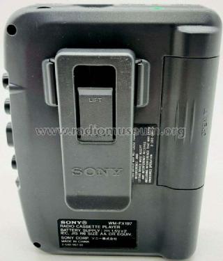 FM/AM Walkman WM-FX197; Sony Corporation; (ID = 2592042) Radio
