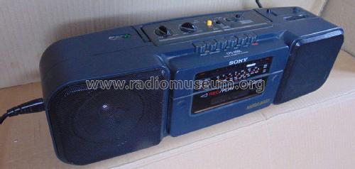 Radio Cassette Corder - Mega Bass CFS-208L; Sony Corporation; (ID = 2384601) Radio