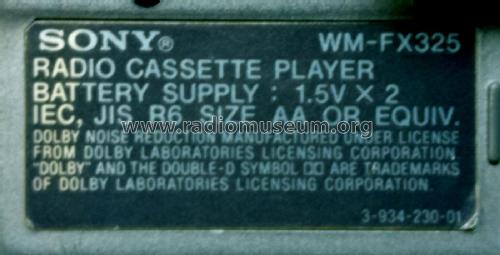 Walkman Radio Cassette Player WM-FX325; Sony Corporation; (ID = 2552018) Radio