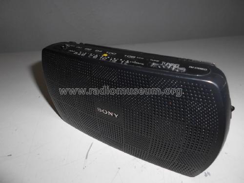 FM-Stereo/AM Radio/External Speaker SRF-18; Sony Corporation; (ID = 2385910) Radio