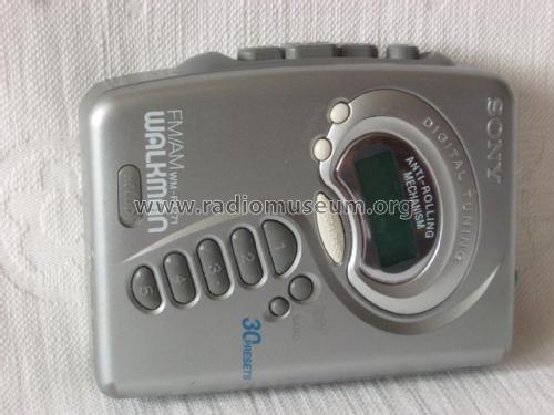 Walkman FM/AM Radio Cassette Player WM-FX271; Sony Corporation; (ID = 2625576) Radio