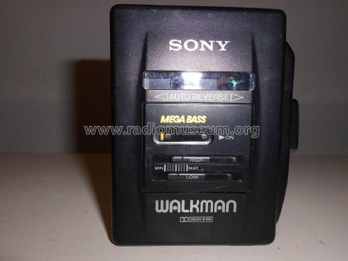 Walkman Mega Bass WM-2055; Sony Corporation; (ID = 2286032) R-Player