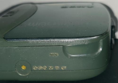 Walkman Radio Cassette Player WM-FX123; Sony Corporation; (ID = 3186114) Radio