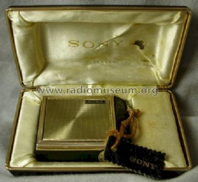 1R-81; Sony Corporation; (ID = 823546) Radio