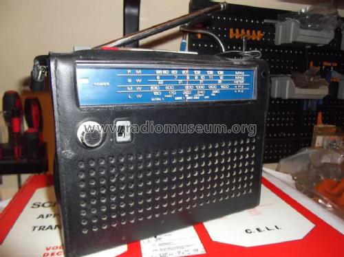 4 Band Solid State 5F-94DL; Sony Corporation; (ID = 1105613) Radio