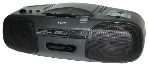 CD Radio Cassette-Corder CFD-9; Sony Corporation; (ID = 1353832) Radio