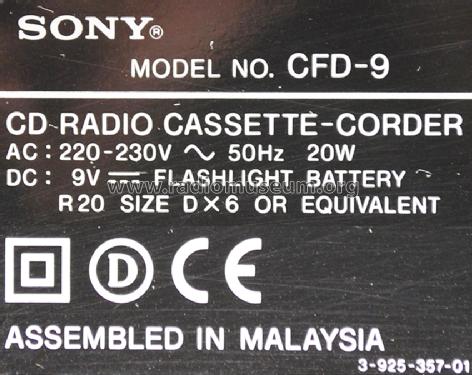 CD Radio Cassette-Corder CFD-9; Sony Corporation; (ID = 1353835) Radio