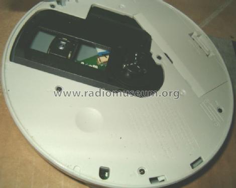 CD Walkman D NE R Player Sony Corporation; Tokyo, build