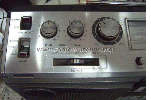 CF-570S; Sony Corporation; (ID = 957221) Radio