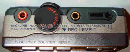 DAT Walkman TCD-D100 R-Player Sony Corporation; Tokyo, build