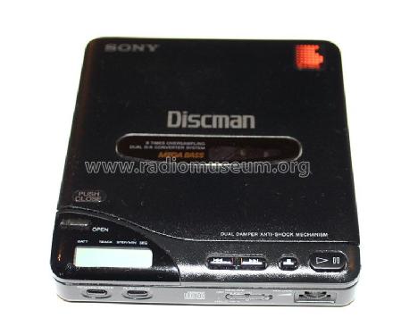 Discman Compact Disc Compact Player D-66; Sony Corporation; (ID = 1975492) R-Player