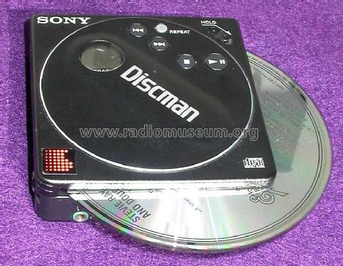 Discman - Compact Disc Compact Player D-88; Sony Corporation; (ID = 1235440) R-Player