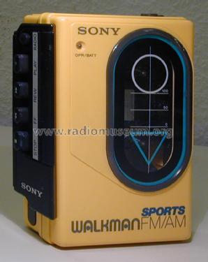 FM/AM Sports Walkman WM-F35; Sony Corporation; (ID = 1487160) Radio
