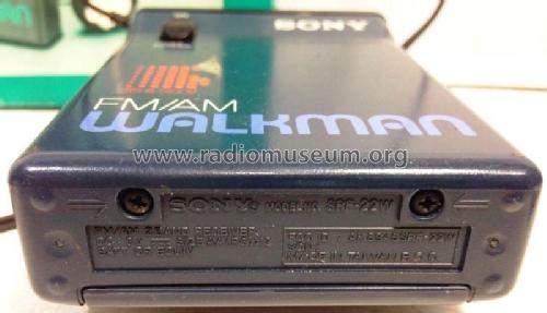 FM/AM Walkman SRF-22W; Sony Corporation; (ID = 1978133) Radio