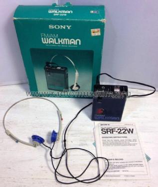 FM/AM Walkman SRF-22W; Sony Corporation; (ID = 1978138) Radio