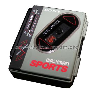 FM/AM Sports Walkman WM-F75; Sony Corporation; (ID = 1798202) Radio