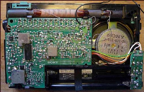 FM/LW/MW/SW PLL Synthesized Receiver ICF-7600DA; Sony Corporation; (ID = 1498279) Radio