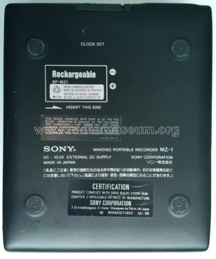 MD Walkman MiniDisc Portable Recorder MZ-1; Sony Corporation; (ID = 1737220) R-Player