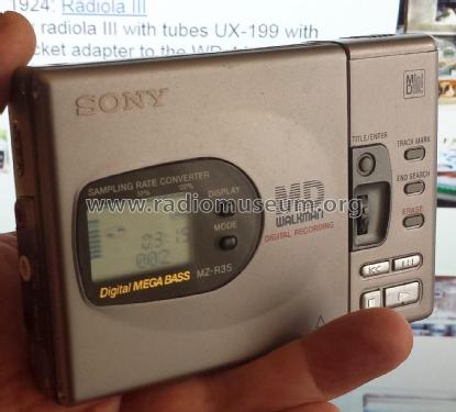 MD Walkman MZ-R35; Sony Corporation; (ID = 1895431) Sonido-V