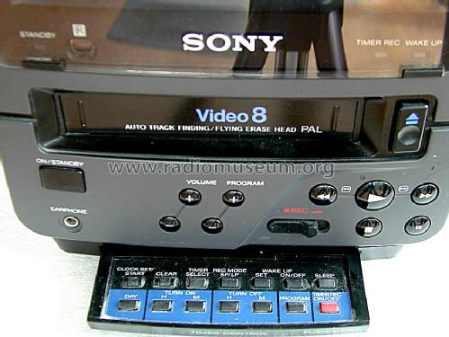 Video 8 Combo - Trinitron Colour Video TV EV-DT1; Sony Corporation; (ID = 1448657) Television