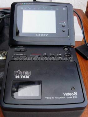 Video Walkman / Video TV Recorder GV-8E; Sony Corporation; (ID = 1055055) Television