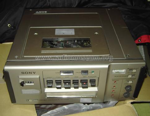 U-matic Portable Videocassette Recorder VO-4800PS; Sony Corporation; (ID = 1314532) R-Player