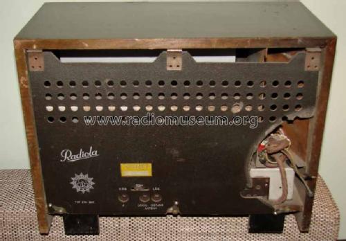 Radiola 374 BAT; SR, Svenska (ID = 1593662) Radio