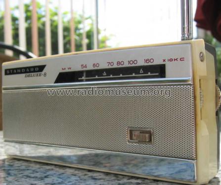 Deluxe 8 SR-H205; Standard Radio Corp. (ID = 1243887) Radio