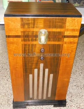 453 Ch= 45; Standard Telephones (ID = 3156433) Radio