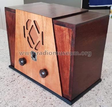 550 Ch= 55; Standard Telephones (ID = 2630575) Radio