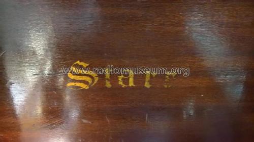 Gramophone ; Starr Piano Co.; (ID = 2363402) TalkingM