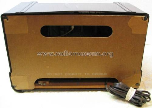 61T16 Ch= 9022A; Stewart Warner Corp. (ID = 197796) Radio