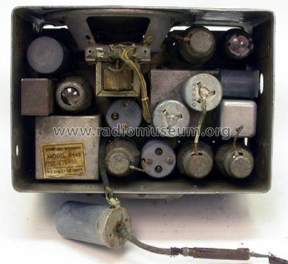 Firestone R-1431 ; Stewart Warner Corp. (ID = 1469009) Car Radio