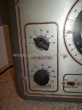 Signal Generator 1230; Superior Instruments (ID = 1341887) Equipment